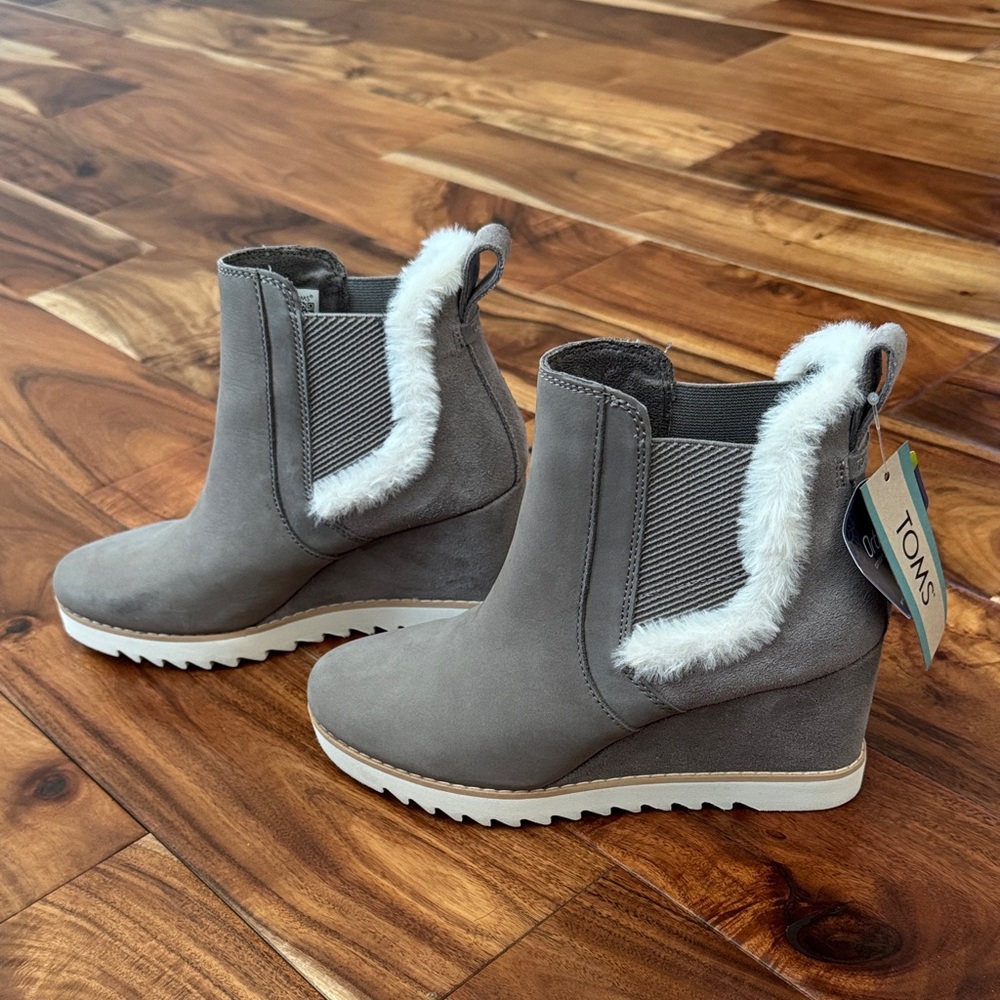 BRAND NEW TOMS Gray Suede Wedge Ankle Boots
